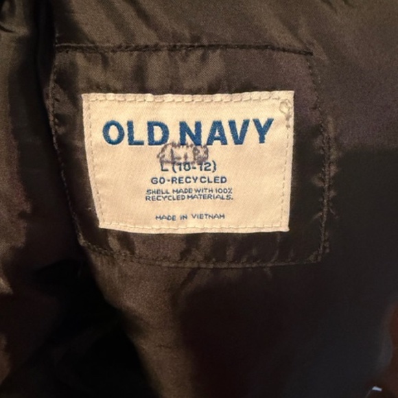 Old Navy youth puffer vest size LB - Picture 2 of 2